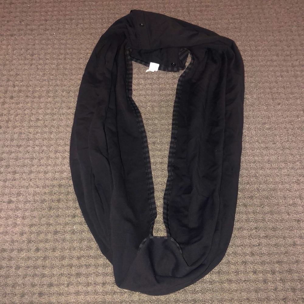 Lulu Lemon Reversible Scarf